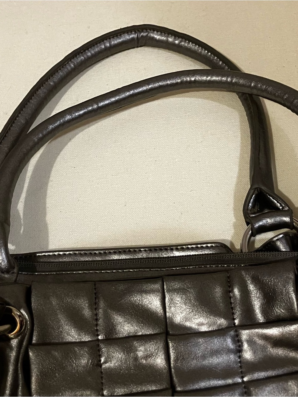 Metallic Gray Ruffled Women's Handbag - Picture 3 of 10